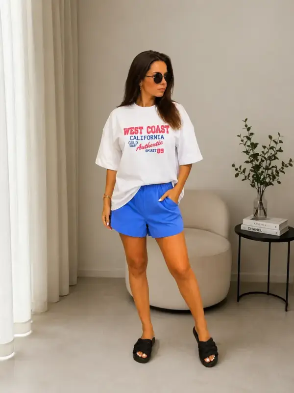 Белая женская футболка oversize с принтом West Coast — Lerosco